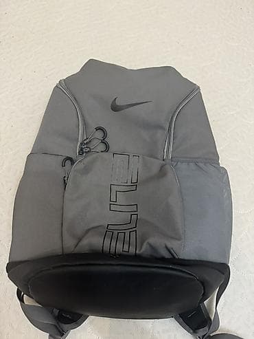 Рюкзак Nike Elite (серый/черный) - Серия Elite, фирменный логотип at lalafo.kg Рюкзак Nike Elite (серый/черный) - Серия Elite, фирменный логотип