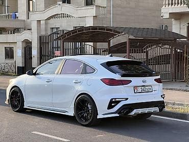 Kia K3: 2019 г., 1.6 л, Автомат, Бензин, Лифтбек at lalafo.kg Kia K3: 2019 г., 1.6 л, Автомат, Бензин, Лифтбек