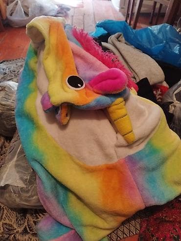 Очень много вещей,(б/у) женские, детские, подростковые каждая вещь по at lalafo.kg Очень много вещей,(б/у) женские, детские, подростковые каждая вещь по