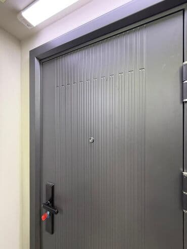 Входная металлическая дверь, современный дизайн - Материал: сталь at lalafo.kg Входная металлическая дверь, современный дизайн - Материал: сталь