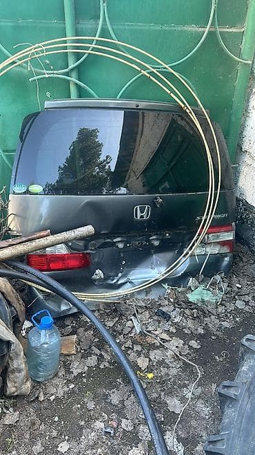 Крышка багажника Honda, Оригинал at lalafo.kg Крышка багажника Honda, Оригинал