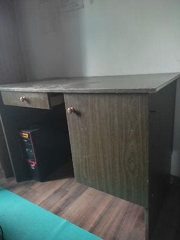 Офис эмереги: Продам стол ученический, 110 ×56 см, высота 75 см, в хорошем lalafo.kg да — 3 Офис эмереги: Продам стол ученический, 110 ×56 см, высота 75 см, в хорошем — 3