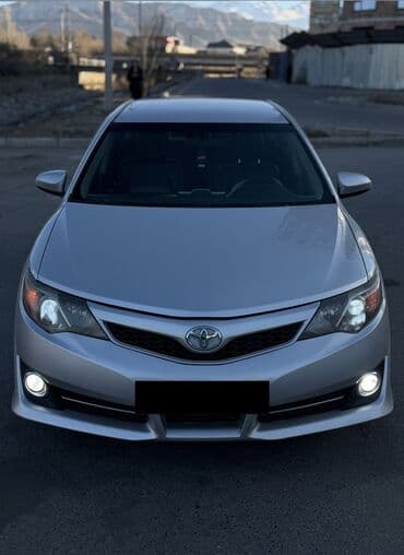 Toyota Camry: 2014 г., 2.5 л, Типтроник, Бензин, Седан at lalafo.kg Toyota Camry: 2014 г., 2.5 л, Типтроник, Бензин, Седан