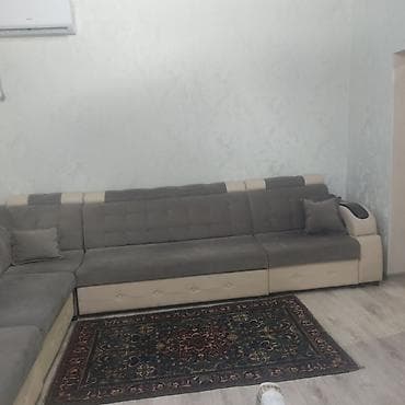 Угловой диван, C подушками at lalafo.kg Угловой диван, C подушками