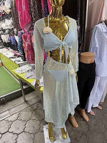 Ажурный пляжный комплект из сетчатого трикотажа в нежно-голубом at lalafo.kg Ажурный пляжный комплект из сетчатого трикотажа в нежно-голубом