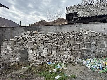 Кирпич строительный (полнотелый/силикатный, серо-светлый), навалом и в at lalafo.kg Кирпич строительный (полнотелый/силикатный, серо-светлый), навалом и в