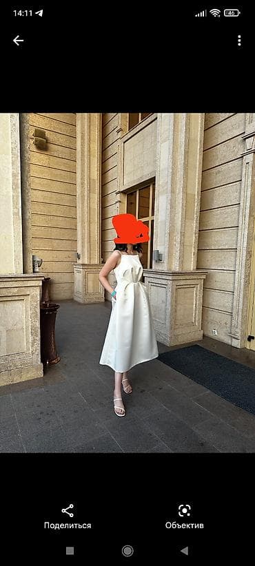 Элегантное молочно-белое платье миди на бретелях. Платье коктейльное at lalafo.kg Элегантное молочно-белое платье миди на бретелях. Платье коктейльное