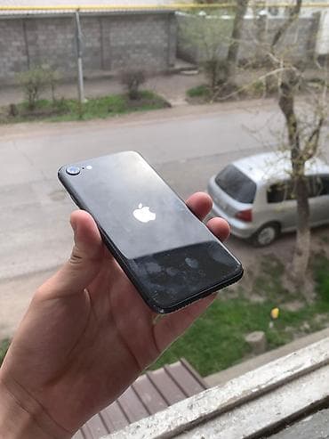 IPhone SE 2020, Б/у, 64 ГБ, Черный, 74 % at lalafo.kg IPhone SE 2020, Б/у, 64 ГБ, Черный, 74 %