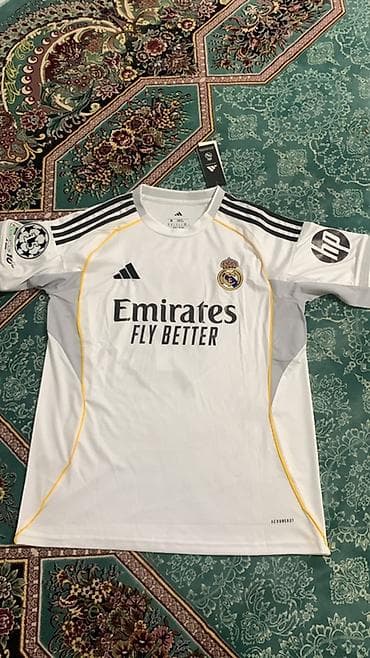 НОВАЯ, РАЗМЕР: М Игровой комплект Real Madrid сезона 2025/26 с at lalafo.kg НОВАЯ, РАЗМЕР: М Игровой комплект Real Madrid сезона 2025/26 с