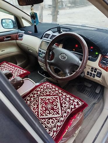 Toyota Ipsum: 2003 г., 2.4 л, Автомат, Минивэн at lalafo.kg Toyota Ipsum: 2003 г., 2.4 л, Автомат, Минивэн