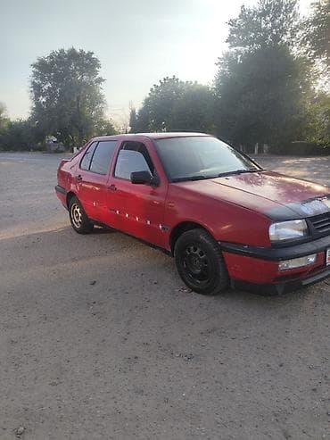 Volkswagen Vento: 1993 г., Кол менен иштөөчү, Седан lalafo.kg да Volkswagen Vento: 1993 г., Кол менен иштөөчү, Седан
