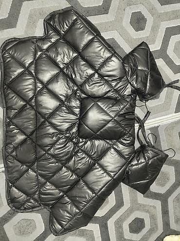 Тёплая стёганая накидка/капор из плащевой ткани Срочно 🚨🚨🚨 Покупал at lalafo.kg Тёплая стёганая накидка/капор из плащевой ткани Срочно 🚨🚨🚨 Покупал