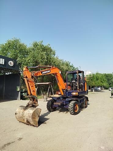 Экскаватор, Doosan, 1999 г., Колесный at lalafo.kg Экскаватор, Doosan, 1999 г., Колесный