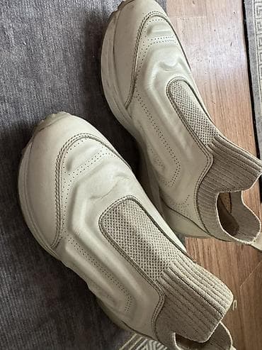 Кожаные кроссовки 38 размер at lalafo.kg Кожаные кроссовки 38 размер