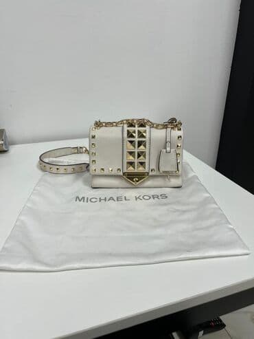 Майкл корс оригинал есть пыльник. стоил 200$ отдаю за 4500 состояние at lalafo.kg Майкл корс оригинал есть пыльник. стоил 200$ отдаю за 4500 состояние