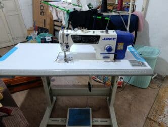 Продается швейная прямастрочная машинка пол автомат состояние отличное at lalafo.kg Продается швейная прямастрочная машинка пол автомат состояние отличное