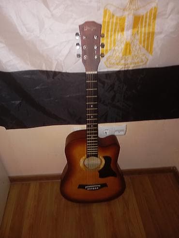 Акустическая гитара. Не в лучшем состоянии, да, так что продаю по at lalafo.kg Акустическая гитара. Не в лучшем состоянии, да, так что продаю по