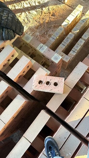 Пустотелый, дырчатый, Жженый кирпич, Полублок, 250×120×88 at lalafo.kg Пустотелый, дырчатый, Жженый кирпич, Полублок, 250×120×88