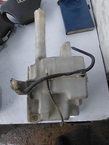 Форсунки стеклоомывателя Toyota, Б/у, Оригинал at lalafo.kg Форсунки стеклоомывателя Toyota, Б/у, Оригинал