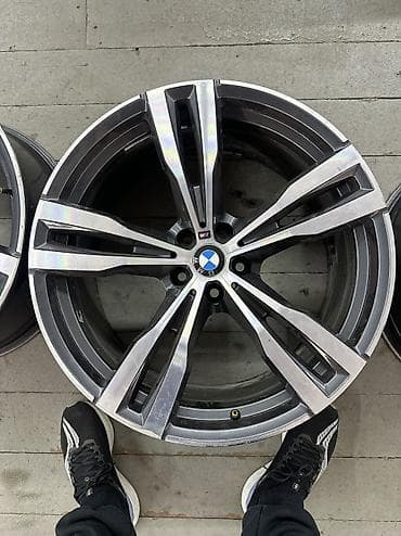 Литые Диски R 21 BMW, Комплект, отверстий - 5, Б/у at lalafo.kg Литые Диски R 21 BMW, Комплект, отверстий - 5, Б/у