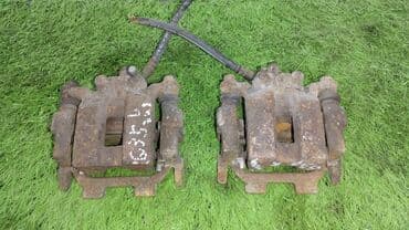 Комплект суппортов Infiniti Б/у, Оригинал at lalafo.kg Комплект суппортов Infiniti Б/у, Оригинал