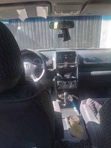 Honda CR-V: 2004 г., 2 л, Механика, Бензиновая, Кроссовер at lalafo.kg Honda CR-V: 2004 г., 2 л, Механика, Бензиновая, Кроссовер