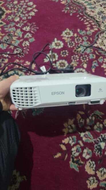 Проектор Epson EB-E01 (3LCD) - Тип: портативный мультимедийный at lalafo.kg Проектор Epson EB-E01 (3LCD) - Тип: портативный мультимедийный