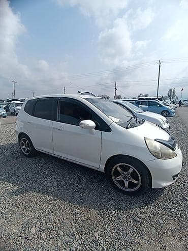 Honda Fit: 2004 г., 1.3 л, Вариатор, Бензин, Хэтчбэк at lalafo.kg Honda Fit: 2004 г., 1.3 л, Вариатор, Бензин, Хэтчбэк