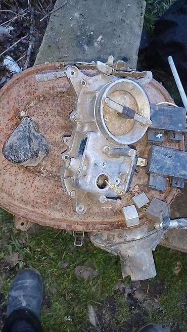 Набор запчастей на мерс 124 В комплекте: - Дроссельный at lalafo.kg Набор запчастей на мерс 124 В комплекте: - Дроссельный