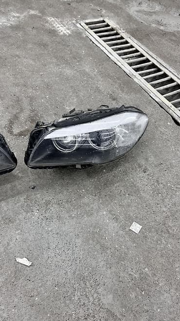 Комплект передних фар BMW 2010 г., Б/у, Оригинал, Германия at lalafo.kg Комплект передних фар BMW 2010 г., Б/у, Оригинал, Германия