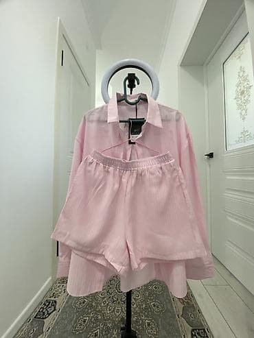 Розовый костюм-двойка: рубашка + шорты - Цвет: нежно-розовый at lalafo.kg Розовый костюм-двойка: рубашка + шорты - Цвет: нежно-розовый