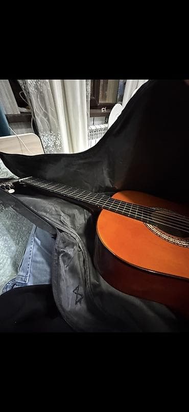 Классическая гитара, продаю классическую гитару, струны нейлоновые at lalafo.kg Классическая гитара, продаю классическую гитару, струны нейлоновые