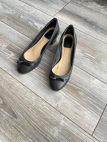 Классические женские туфли-лодочки черного цвета. Размер 38 Высота at lalafo.kg Классические женские туфли-лодочки черного цвета. Размер 38 Высота