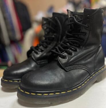 Черные кожаные ботинки Martens с шнуровкой (высота берца около 8 at lalafo.kg Черные кожаные ботинки Martens с шнуровкой (высота берца около 8