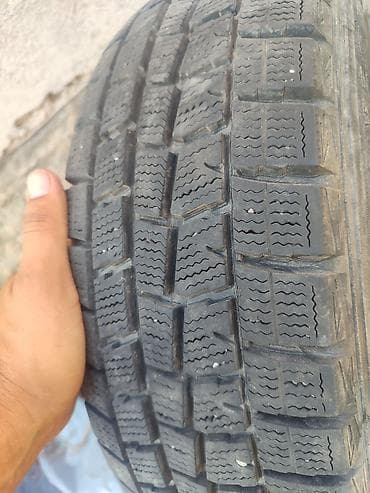 Зимняя шина 175/65 R14 - Размер: 175/65R14 лепучка -баасы 1500. 1 at lalafo.kg Зимняя шина 175/65 R14 - Размер: 175/65R14 лепучка -баасы 1500. 1