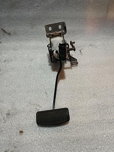 Педальный узел тормоза для Hyundai/Kia - Оригинальная педаль тормоза at lalafo.kg Педальный узел тормоза для Hyundai/Kia - Оригинальная педаль тормоза