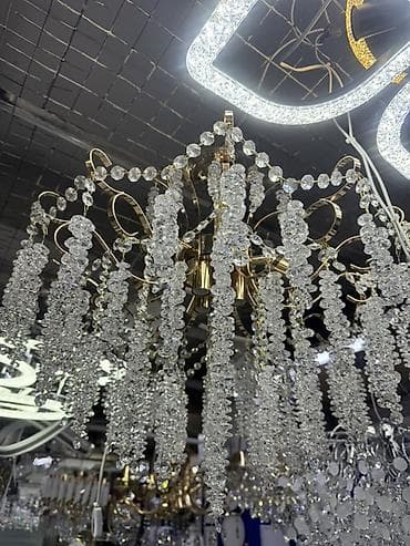 Классическая потолочная люстра с подвесками - Каркас: металл с lalafo.kg да Классическая потолочная люстра с подвесками - Каркас: металл с