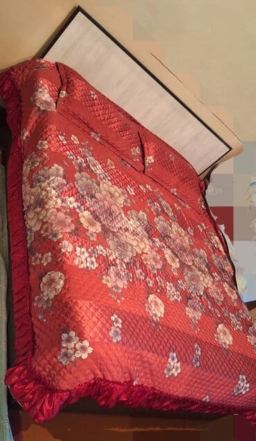 Двуспальная кровать, Б/у, Без матраса, длина - 200 см at lalafo.kg Двуспальная кровать, Б/у, Без матраса, длина - 200 см