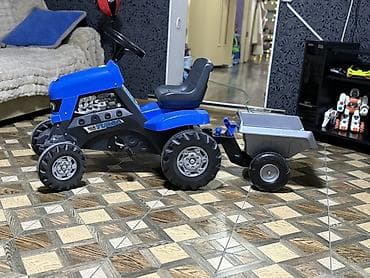 Детский педальный трактор с прицепом - Тип: педальная машинка-трактор at lalafo.kg Детский педальный трактор с прицепом - Тип: педальная машинка-трактор