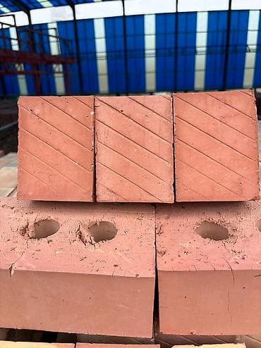 Пустотелый, дырчатый, Жженый кирпич, 250x120x90 at lalafo.kg Пустотелый, дырчатый, Жженый кирпич, 250x120x90