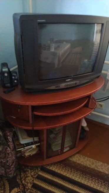 Продается телевизор советский вместе с тумбой at lalafo.kg Продается телевизор советский вместе с тумбой