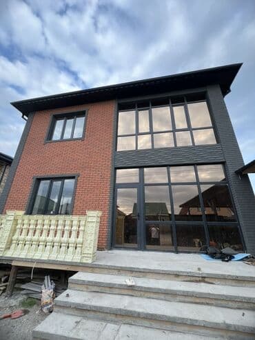 Двухэтажный дом с комбинированной отделкой фасада: одна часть at lalafo.kg Двухэтажный дом с комбинированной отделкой фасада: одна часть