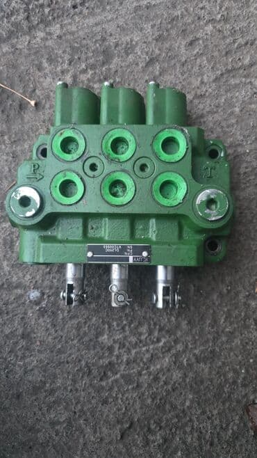 Продаю распределитель трёх сексеонный оригинал джондировский новый at lalafo.kg Продаю распределитель трёх сексеонный оригинал джондировский новый