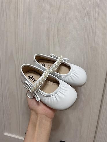 Балетки для девочки 9-12мес размер стопы: 11-14 Подошва толстая и at lalafo.kg Балетки для девочки 9-12мес размер стопы: 11-14 Подошва толстая и