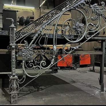 Кованые перила для лестниц, выполненные в различных стилях. Эти перила at lalafo.kg Кованые перила для лестниц, выполненные в различных стилях. Эти перила