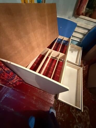 Детская/подростковая кровать с выдвижными ящиками для хранения. - at lalafo.kg Детская/подростковая кровать с выдвижными ящиками для хранения. -