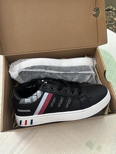 Мужские кроссовки, 40, 40.5, Fashion, Новый, цвет - Черный at lalafo.kg Мужские кроссовки, 40, 40.5, Fashion, Новый, цвет - Черный