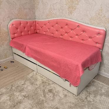 Кровать-диван с мягким угловым изголовьем - Формат: угловая at lalafo.kg Кровать-диван с мягким угловым изголовьем - Формат: угловая