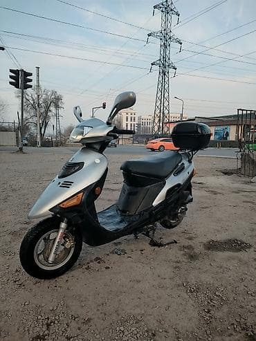 Макси-скутер Suzuki, 125 куб. см, Бензин, Б/у at lalafo.kg Макси-скутер Suzuki, 125 куб. см, Бензин, Б/у