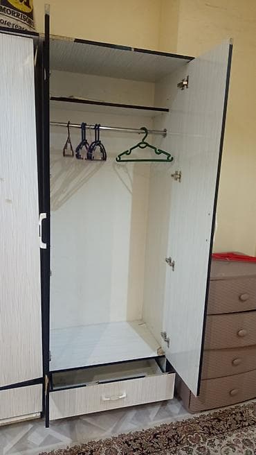 🪑 Продаётся шкаф Продаётся вместительный шкаф. ✨ Описание: Большой и at lalafo.kg 🪑 Продаётся шкаф Продаётся вместительный шкаф. ✨ Описание: Большой и